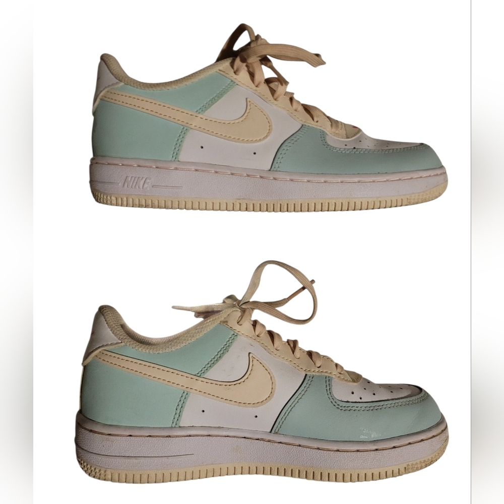 Girls NIKE AIR FORCE 1 LOW Ice/Guava Size 5Y - Picture 2 of 11